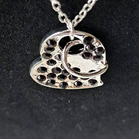 Silvertone Heart Necklace and earring set Nwt - Picture 6 of 7